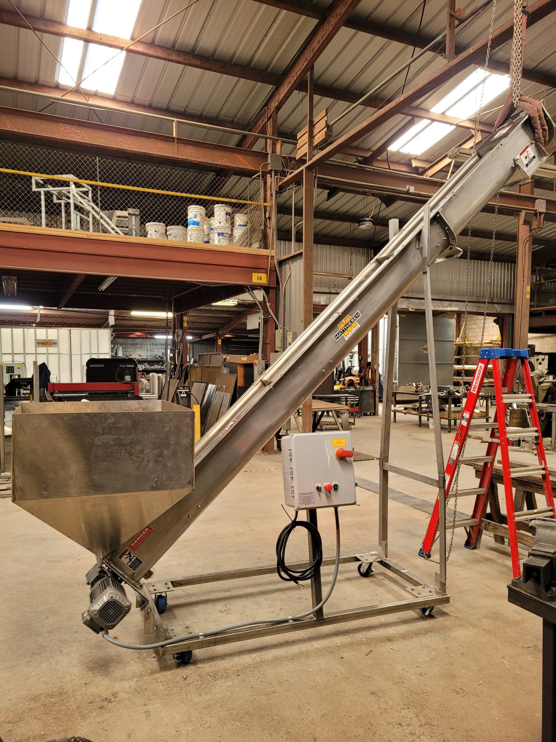 VERTICAL INCLINE SCREW PICTURE