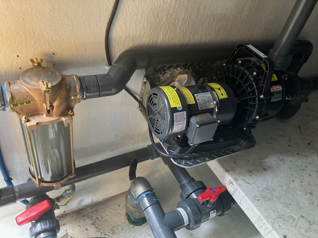 RSW CHILLER PUMP AND STRAINER
